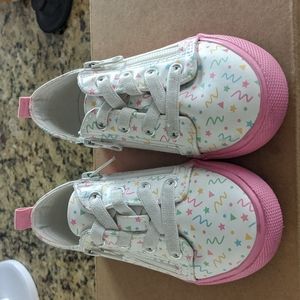 Little Girls size 11 skate style no tie shoes